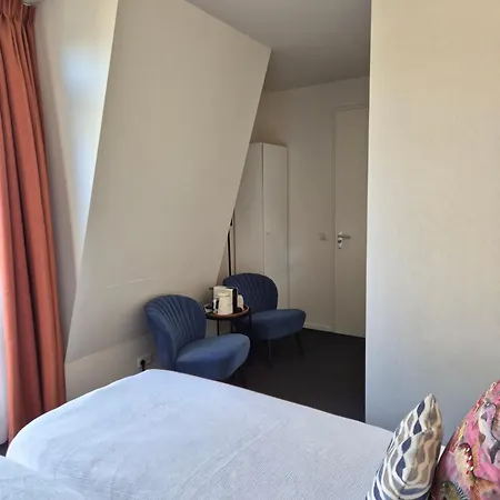 Boutique De Raetskamer 4*